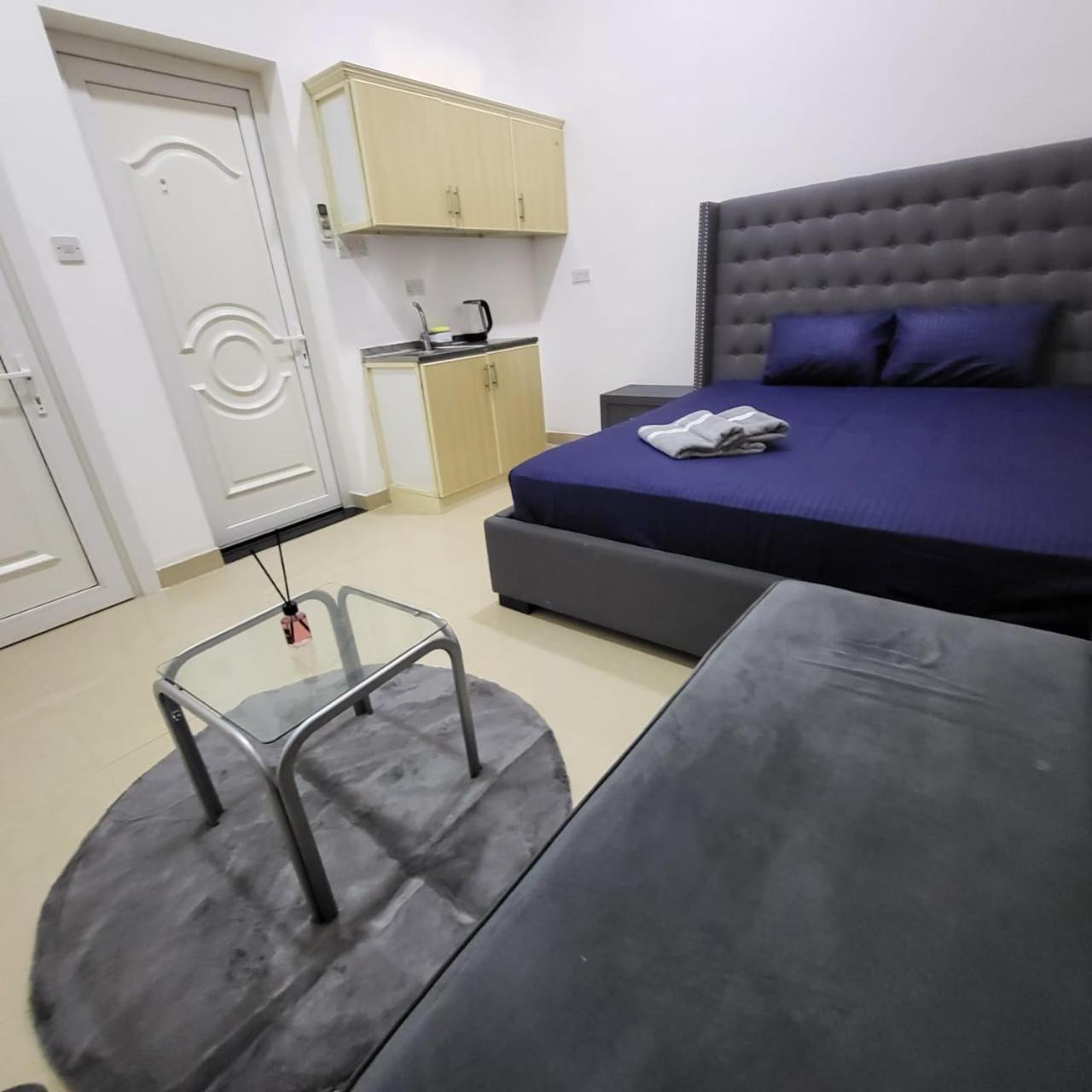 Vashi Full Studio Apartment *